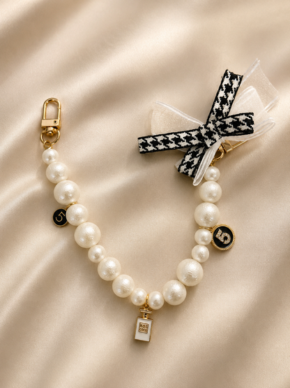 Bag accessory chains
